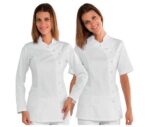 casaca elegante mujer sanitaria blanca