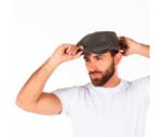 Gorra plana tipo Gatsby confeccionada en piel sintética