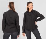 ropa trabajo mujer joven y camisas camarero