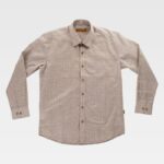 Camisa de cuadros de cuello clásico y cierre central de botones