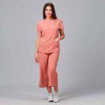 Blusa rosa pastel para trabajo en centro de belleza modelo 600024 - Ropa profesional cómoda y elegante