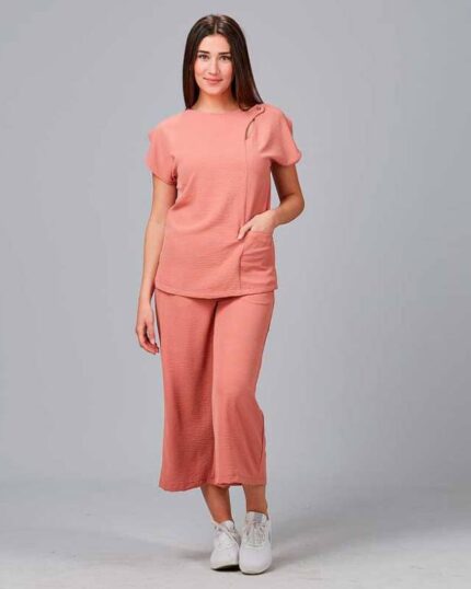 Blusa rosa pastel para trabajo en centro de belleza modelo 600024 - Ropa profesional cómoda y elegante