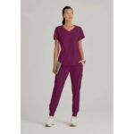 Blusa médica con escote en V curvo y tres bolsillos Carly Anatomía de Grey™ de Barco Spandex Stretch