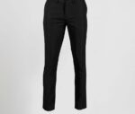 Pantalón chino de hombre en sarga T400 – estilo clásico y comodidad para uso diario.