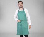 Delantal Garys con peto en tejido sarga