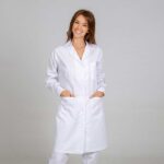 Bata blanca médico mujer doctora
