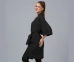 Batas de clientas elegantes para peluquería y estética